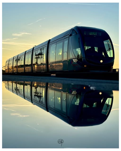Train and reflection shared by Matthieu Leherisse on Instagram